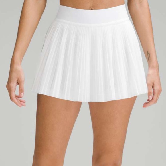 lululemon athletica Dresses & Skirts - Lululemon Mesh Pleats Mid-Rise Mini Tennis Skirt SIZE 8 WHITE